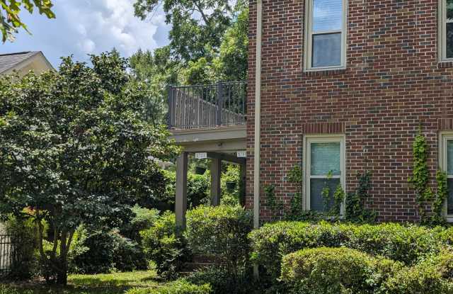 2732 Blossom Street Gallery 2