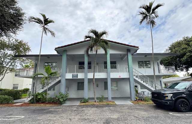 10601 NW 45th St photos photos