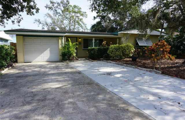 9101 3RD STREET N - 9101 3rd Street North, St. Petersburg, FL 33702