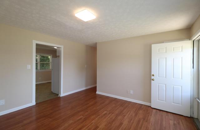 212 Foxwood Drive Gallery 4