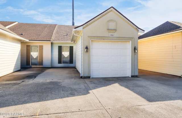 200 W Brentwood Boulevard Gallery 2