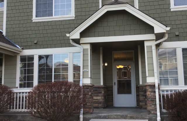 3 bed 2.5 bath townhome for rent at Cherry landing 80016 photos photos