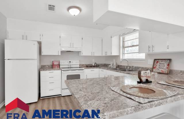 131 Holmes Boulevard NW - 131 Holmes Boulevard Northwest, Fort Walton Beach, FL 32548