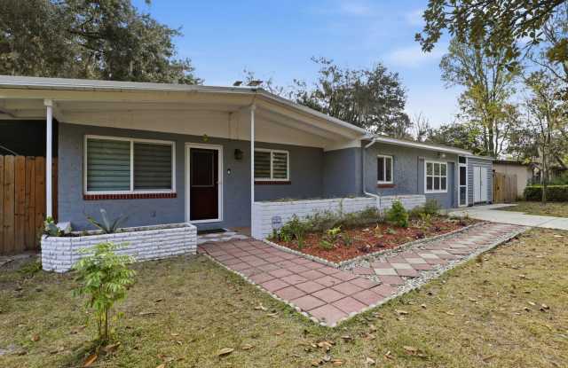 Airy and Recently Remodeled Home in NE Gainesville - 2221 Northeast 12th Street, Gainesville, FL 32609