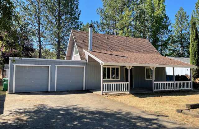 4 bedroom, 2 bath home in Lake Wildwood gated community photos photos
