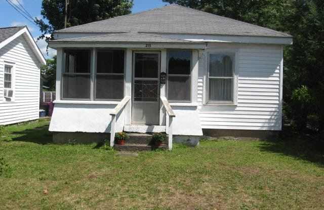 215 Meadow St - 215 Meadow Street, Baldwinsville, NY 13027