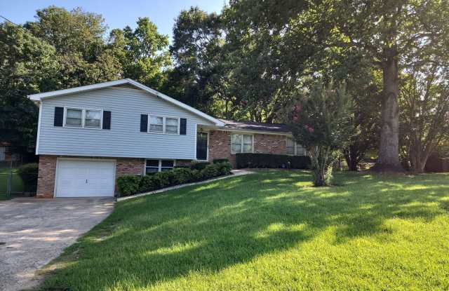 Close to downtown Woodstock! photos photos