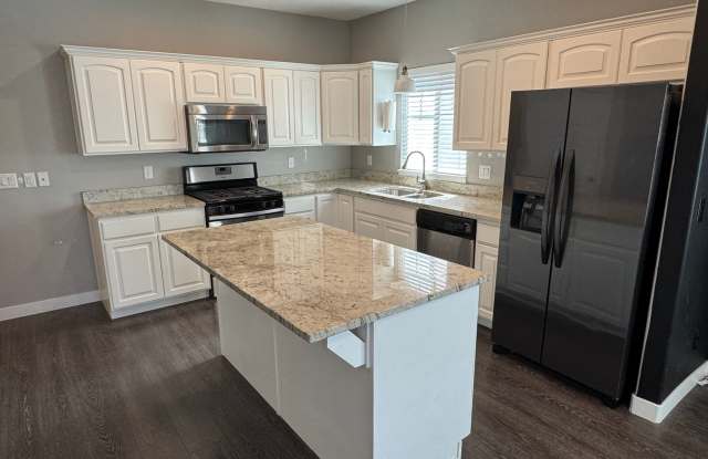 Beautiful 3 bedroom 2 1/2 bath townhome - 8261 150 East, Sandy, UT 84070 Beautiful 3 bedroom 2 1/2 bath townhome - 8261 150 East, Sandy, UT 84070