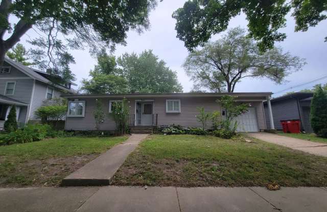 Two Bd - One Ba close to Clark Park - 813 West Daniel Street, Champaign, IL 61820