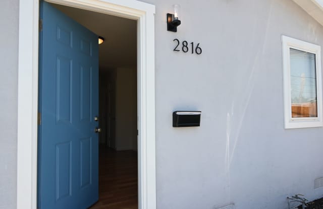 2/1 - Central Redwood City Location - Hwy 84  101 - 2816 Curtis Avenue, North Fair Oaks, CA 94063