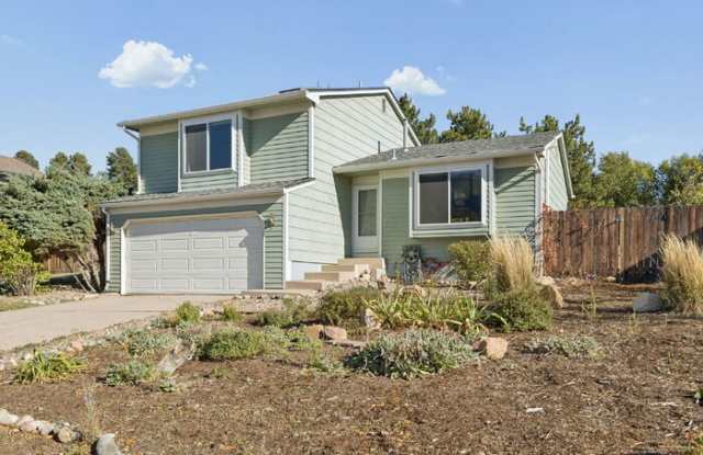 590 Crosstrail Drive Gallery 1