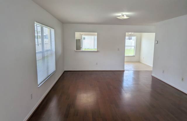 24606 Victoria Wood Ct Gallery 2