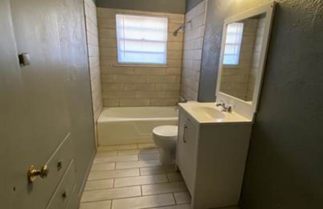 6108 Ave W - Rear - 6108 Avenue W, Lubbock, TX 79412