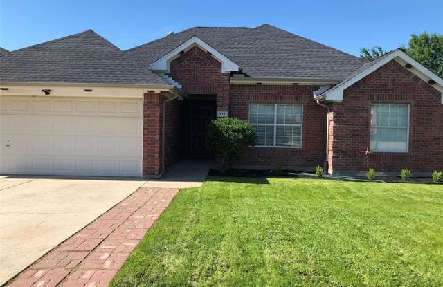 817 Elbe Drive - 817 Elbe Drive, Arlington, TX 76001