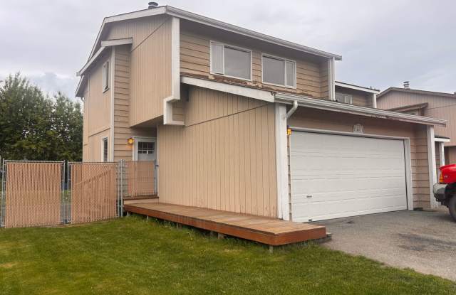 Updated 3 Bed / 2 Bath Turnagain Townhome! photos photos
