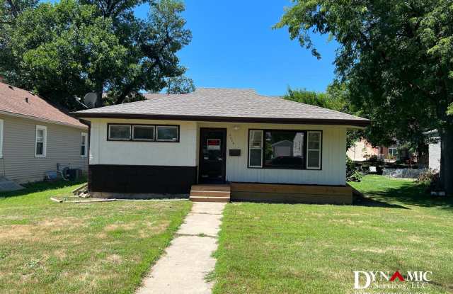 Updated 4+ Bedroom, 2 Bathroom House By Augustana University photos photos