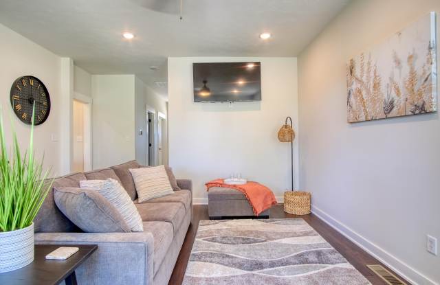 2130 Gent Avenue - 2130 Gent Avenue, Indianapolis, IN 46202 2130 Gent Avenue - 2130 Gent Avenue, Indianapolis, IN 46202