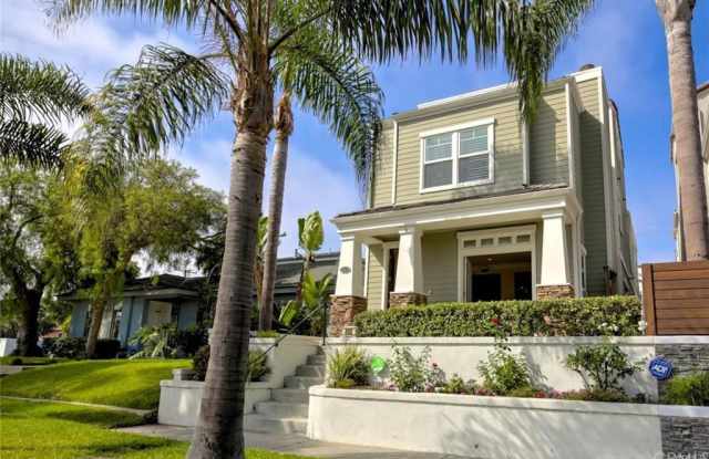 803 Delaware Street - 803 Delaware Street, Huntington Beach, CA 92648