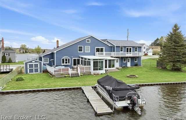 2299 Kingston Street photos photos