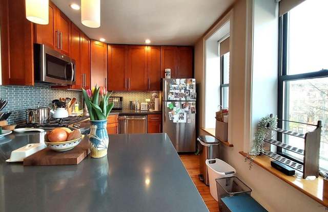 346 Flatbush Avenue unit: 3 photos photos