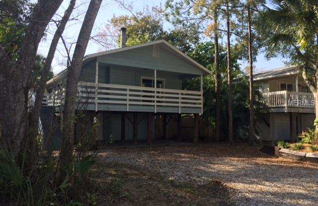 221 AVERY AVENUE - 221 Avery Avenue, Palm Harbor, FL 34683