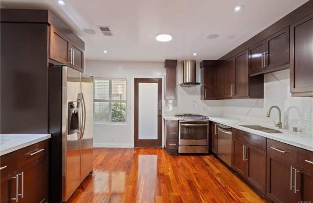 932 South Shenandoah Street - 932 South Shenandoah Street, Los Angeles, CA 90035 932 South Shenandoah Street - 932 South Shenandoah Street, Los Angeles, CA 90035