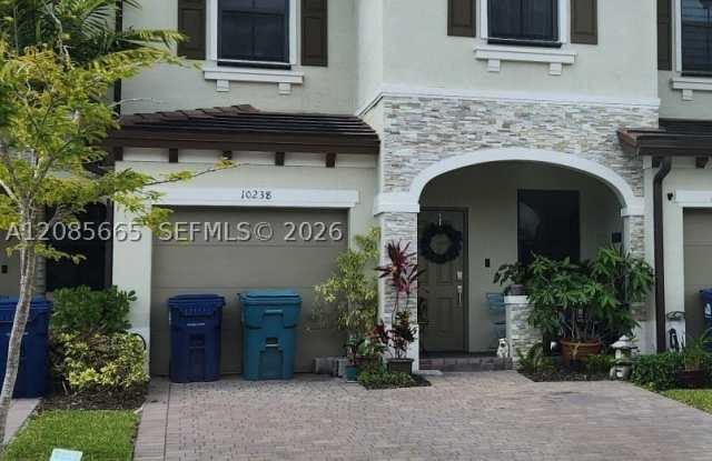 10238 SW 228th Ter Gallery 1