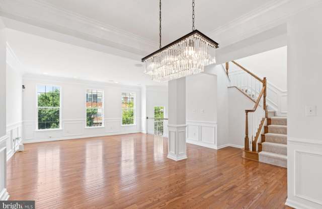 20056 NORTHVILLE HILLS Terrace Gallery 4