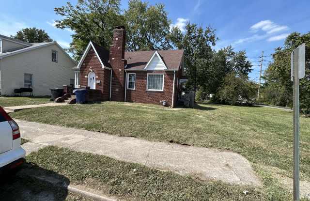 915 North Charles Street - 915 North Charles Street, Belleville, IL 62220