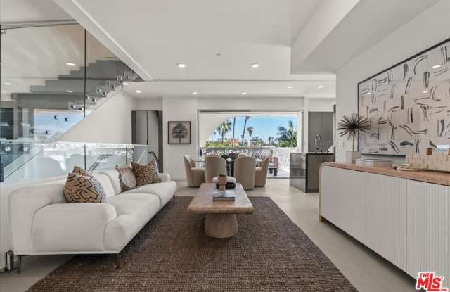 1257 N Sweetzer Ave unit: 404 photos photos