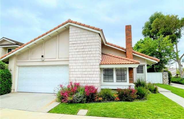 17 FALLBROOK - 17 Fallbrook, Irvine, CA 92604