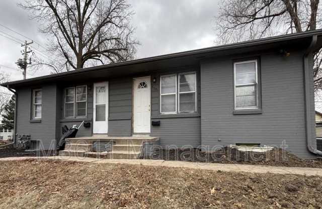 2765 Everett St photos photos
