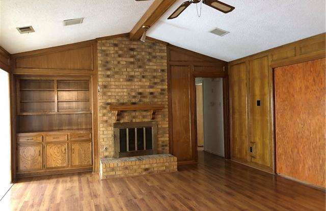 1609 Mayflower Drive Gallery 2