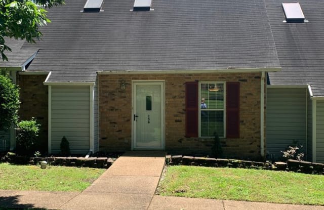 156 Lake Chateau Dr - 156 Lake Chateau Drive, Nashville, TN 37076