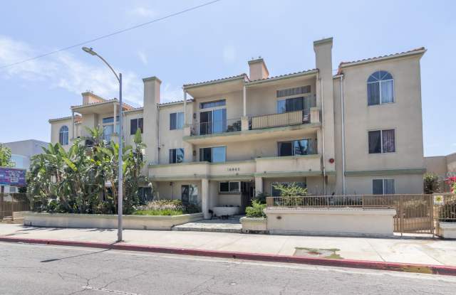 16940 Chatsworth St #106 photos photos