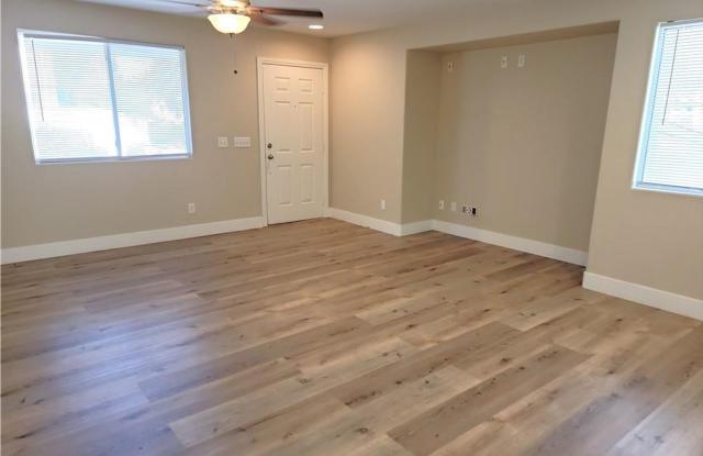 DON'T PASS THIS ONE UP!! SUPER CUTE HOME WITH CLASS AND STYLE! Gallery 4