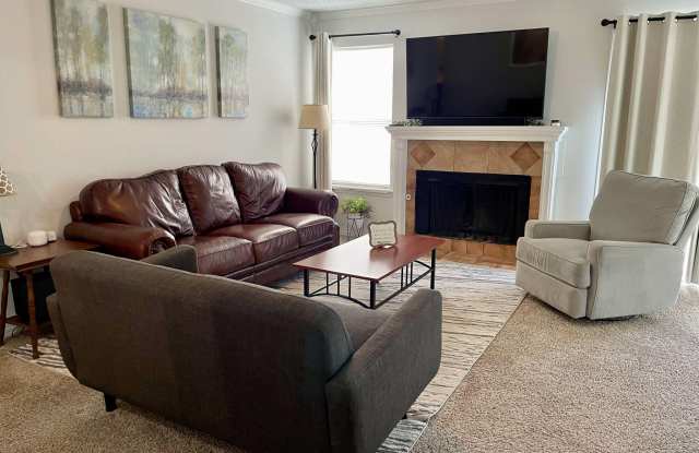 1031 North Redbud Avenue photos photos