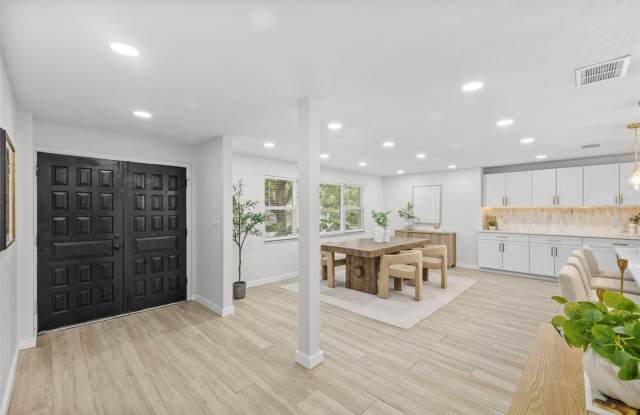 1905 ORO Court Gallery 4