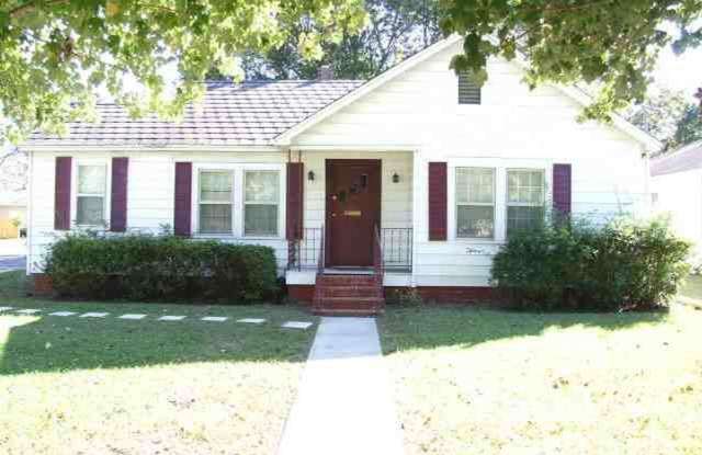1433 N. Bronough Street photos photos