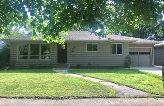 4 Bedroom, 2 Bath House in Moorhead! photos photos