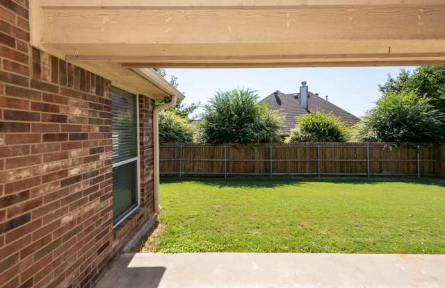 Beautiful 3 Bedroom 2 Bath in Whitestone Ranch, Benbrook - 10913 Golfview Way, Benbrook, TX 76126