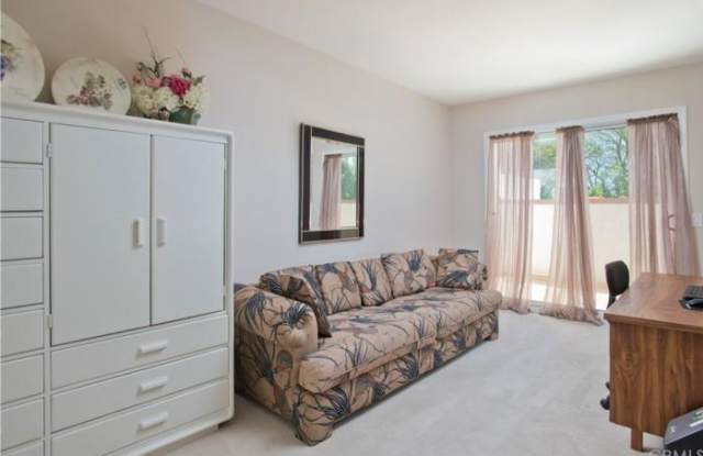 10240 Zelzah Ave #A Gallery 4