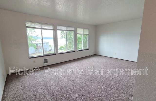 4617 Beach Dr E Gallery 4
