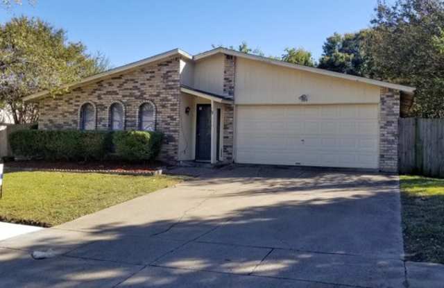 704 Foxford Trail - 704 Foxford Trail, Arlington, TX 76014