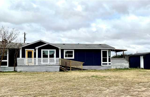 House and 1 acr land for lease in Liberty Hill - 1000 County Road 201, Williamson County, TX 78642