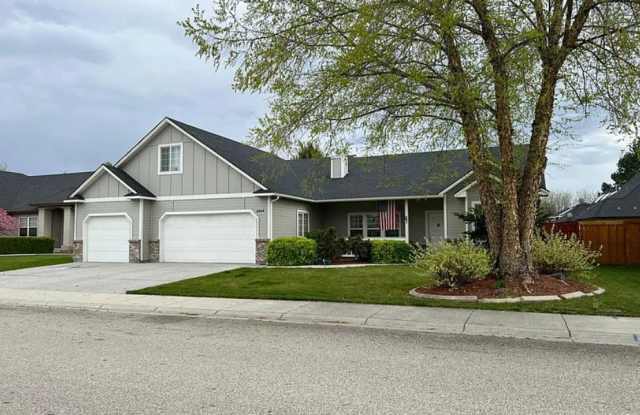 2244 N Hickory Way photos photos