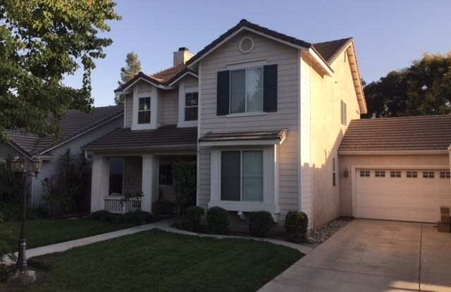 Beautiful 2 Story Southwest Visalia Home off of Linwood and Caldwell! Apply today to be placed on the waitlist! Gallery 1