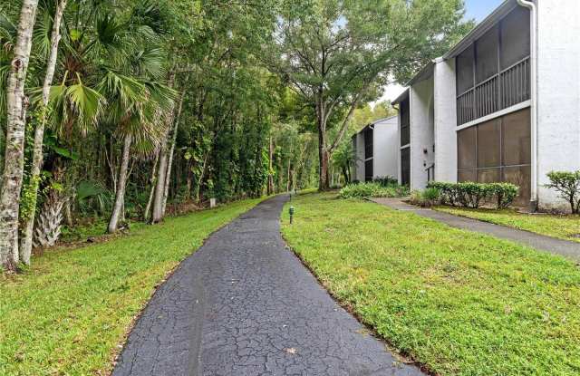 1204 PINE RIDGE CIRCLE W Gallery 2