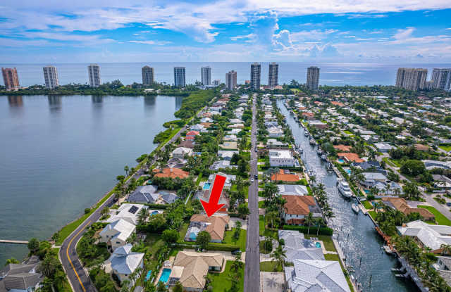1050 Gulfstream Way photos photos
