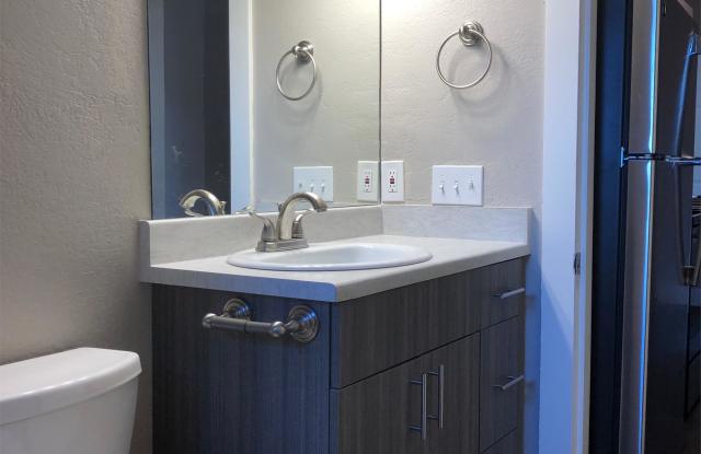 6635 Carleton Avenue South - B Gallery 3